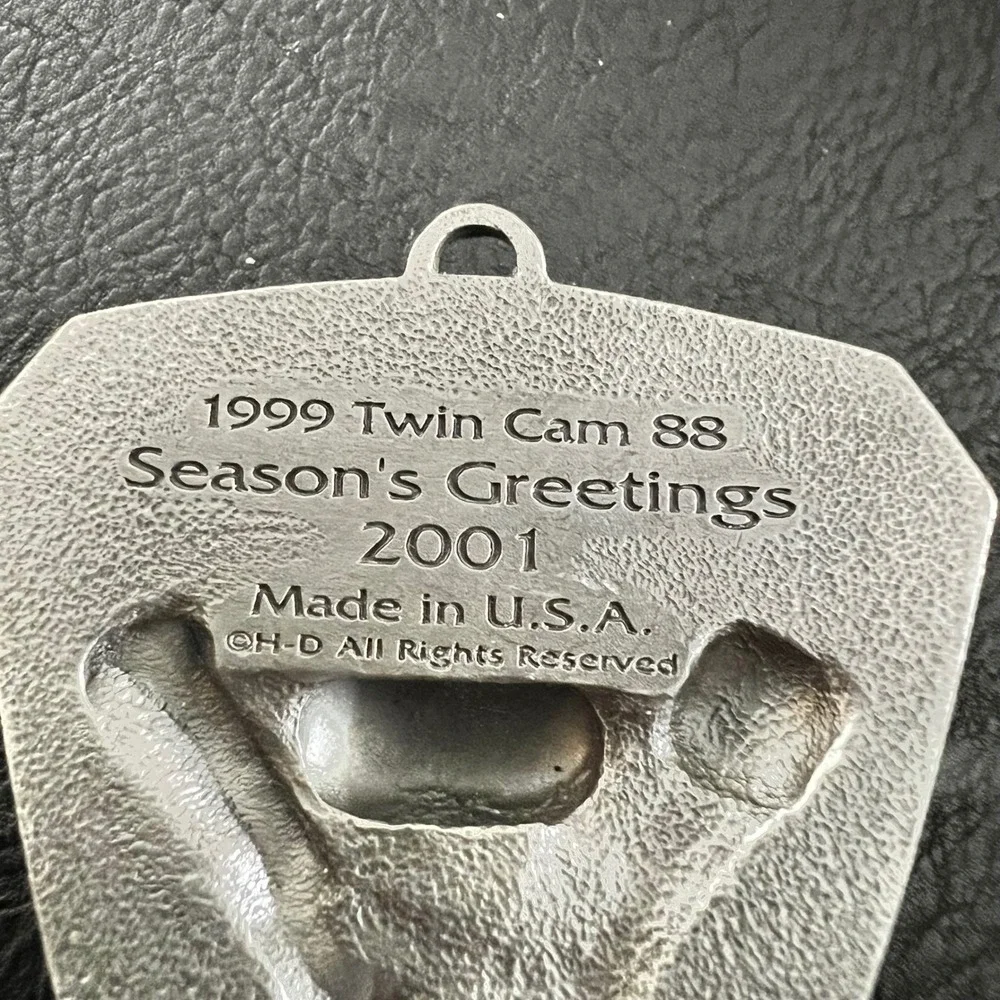 Harley Davidson Twin Cam 88 2001‎ Seasons Greetings Ornament 3